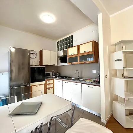 Apartment Puccini A 6 Minuti In Bus O Auto Dalla Stazione