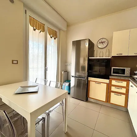 Puccini A 6 Minuti In Bus O Auto Dalla Stazione * La Spezia