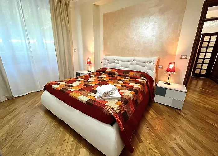 Puccini A 6 Minuti In Bus O Auto Dalla Stazione * La Spezia