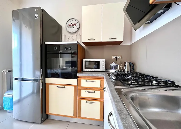 Apartment Puccini A 6 Minuti In Bus O Auto Dalla Stazione