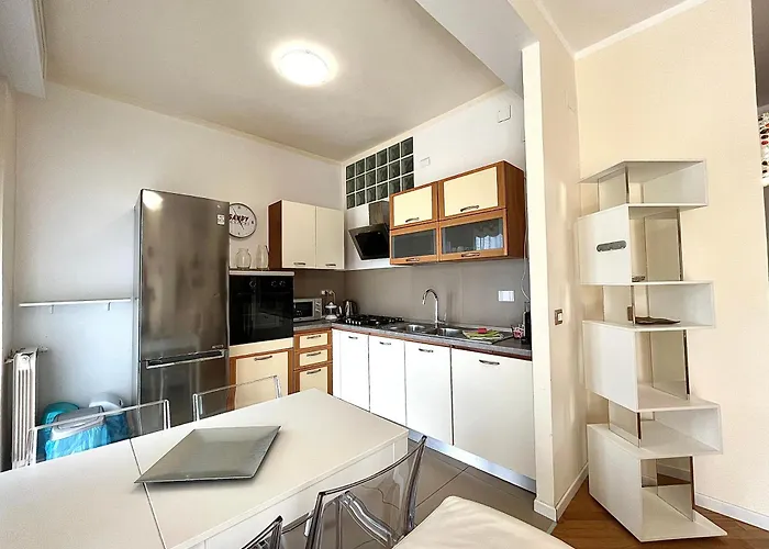 Apartment Puccini A 6 Minuti In Bus O Auto Dalla Stazione