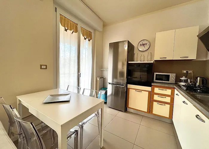 Puccini A 6 Minuti In Bus O Auto Dalla Stazione * La Spezia