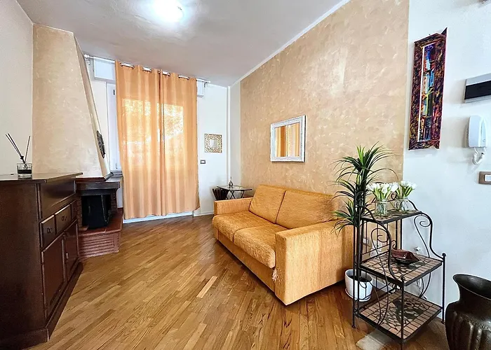 Puccini A 6 Minuti In Bus O Auto Dalla Stazione Apartment