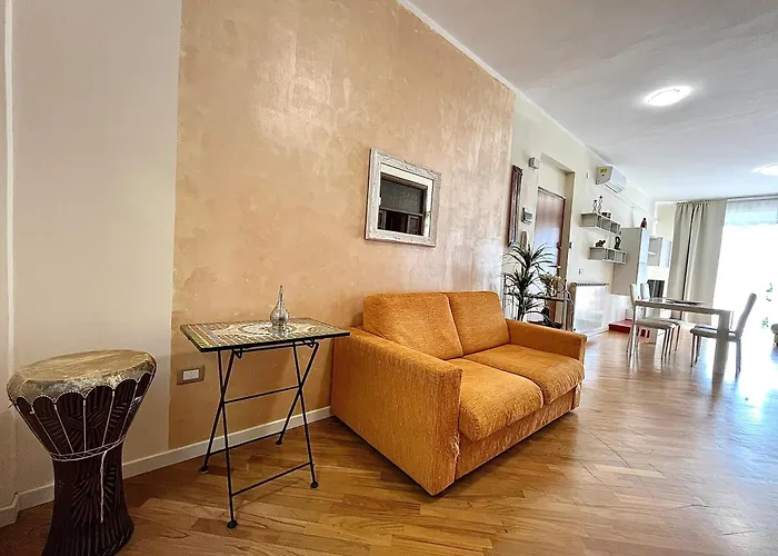 Puccini A 6 Minuti In Bus O Auto Dalla Stazione * La Spezia