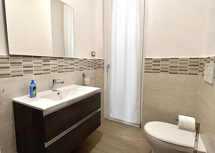 Puccini A 6 Minuti In Bus O Auto Dalla Stazione * La Spezia