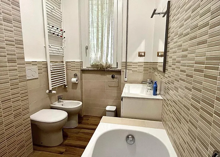 Puccini A 6 Minuti In Bus O Auto Dalla Stazione * La Spezia